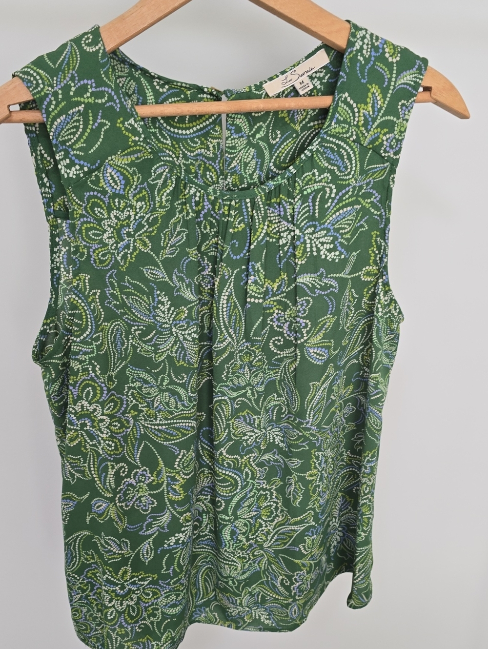 Les Serein Sleeveless Green Floral Print Women's Top